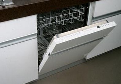 boloni洗碗机洗完餐具上还有水? boloni洗碗机洗完餐具上还有水?